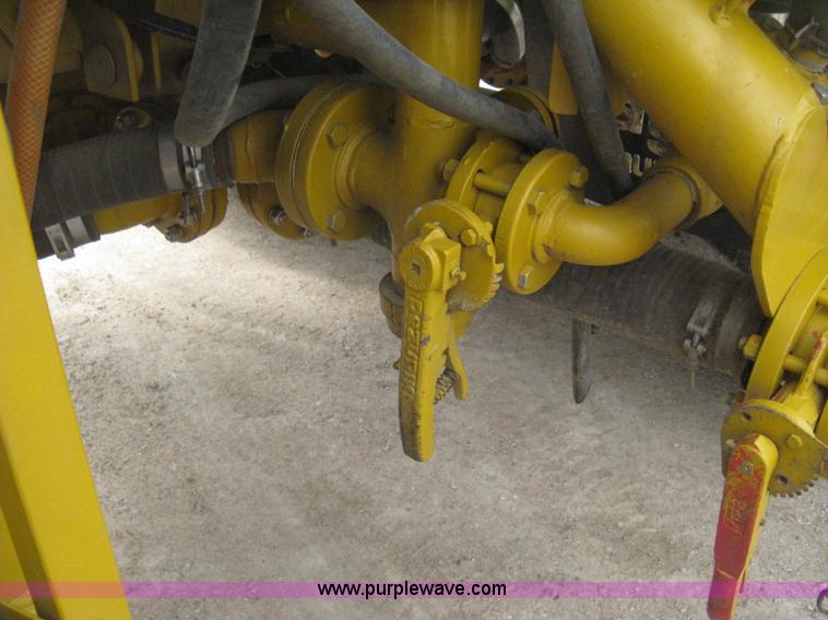 image for item D8298 1995 Ag-Chem TerraGator 1844 sprayer