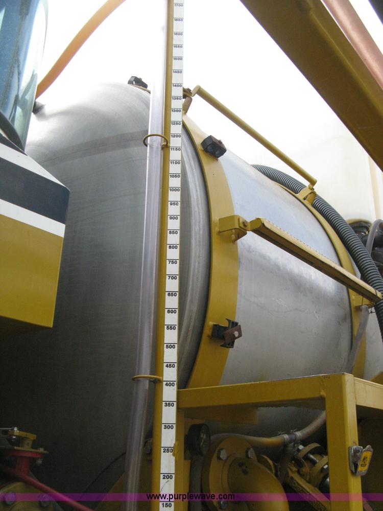 image for item D8298 1995 Ag-Chem TerraGator 1844 sprayer