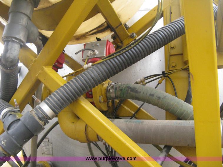 image for item D8298 1995 Ag-Chem TerraGator 1844 sprayer