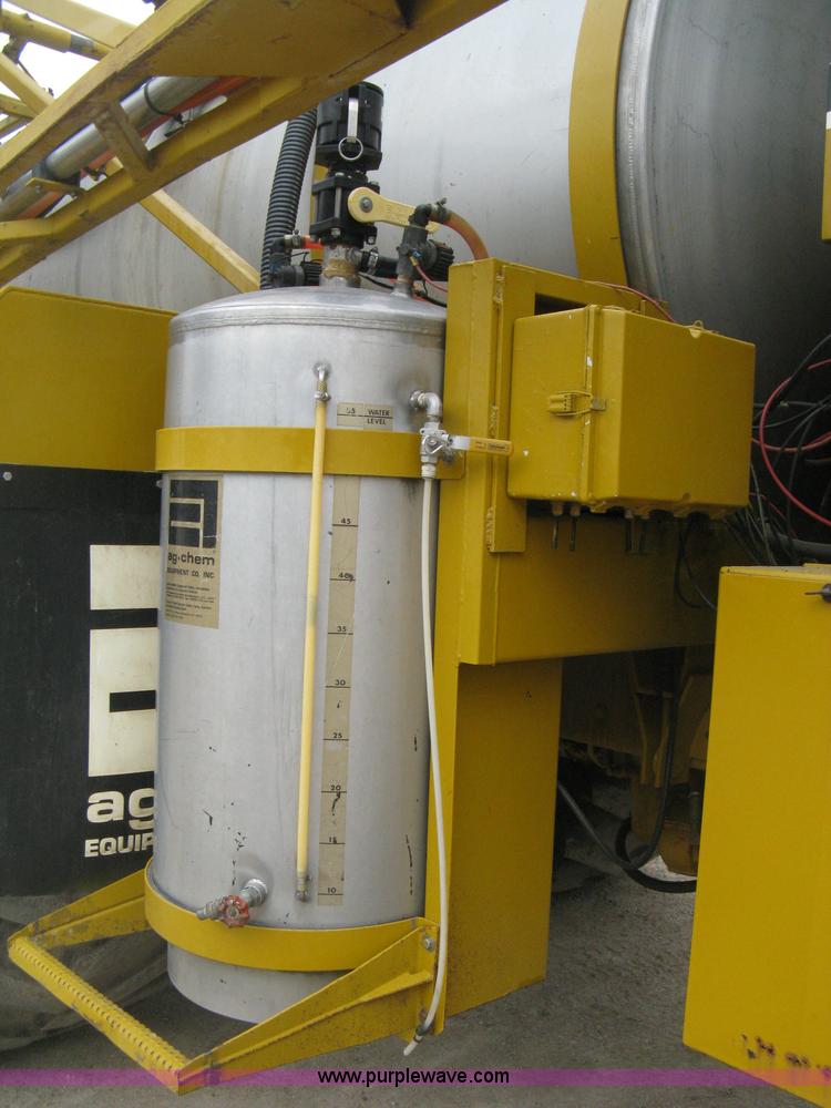image for item D8298 1995 Ag-Chem TerraGator 1844 sprayer