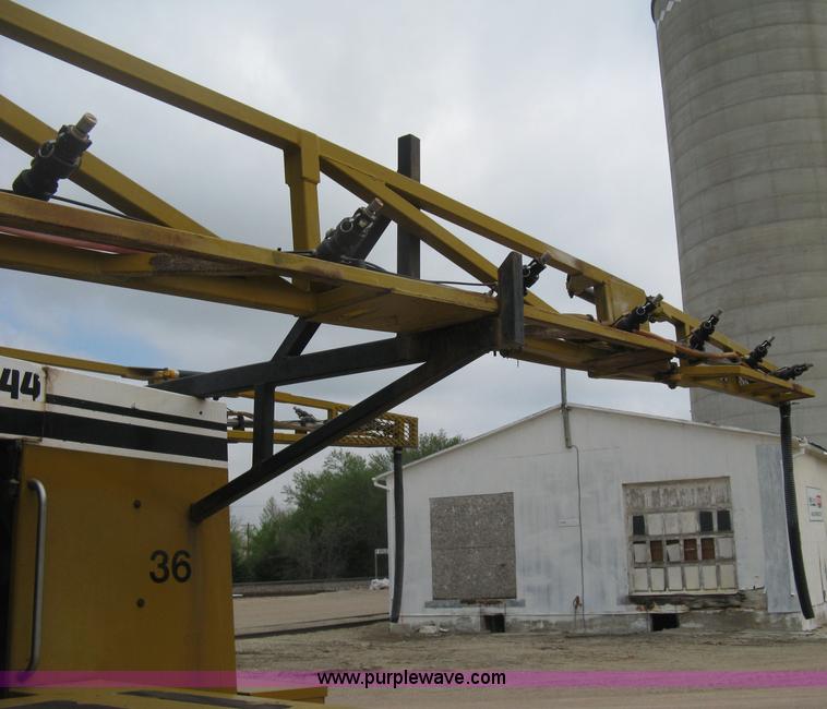 image for item D8298 1995 Ag-Chem TerraGator 1844 sprayer