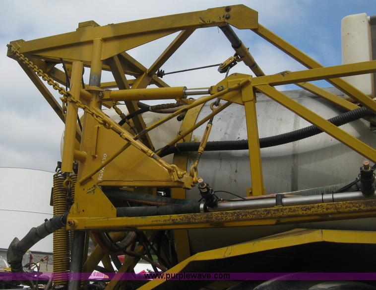 image for item D8298 1995 Ag-Chem TerraGator 1844 sprayer