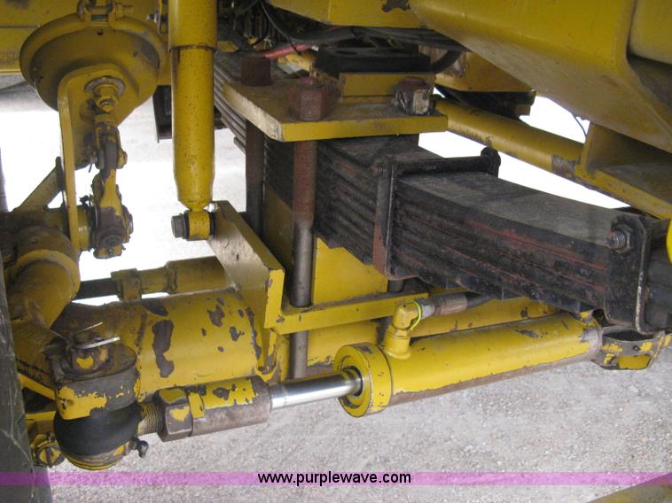 image for item D8298 1995 Ag-Chem TerraGator 1844 sprayer