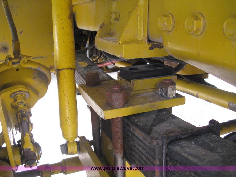 image for item D8298 1995 Ag-Chem TerraGator 1844 sprayer