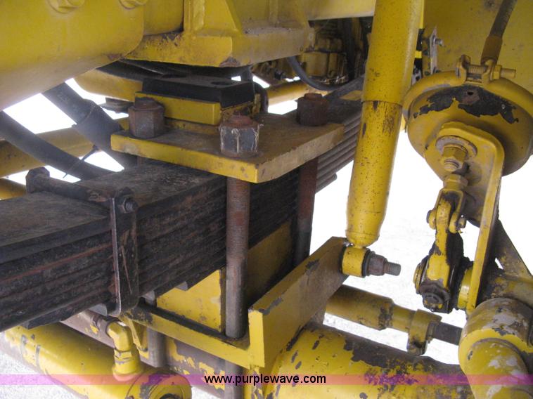 image for item D8298 1995 Ag-Chem TerraGator 1844 sprayer