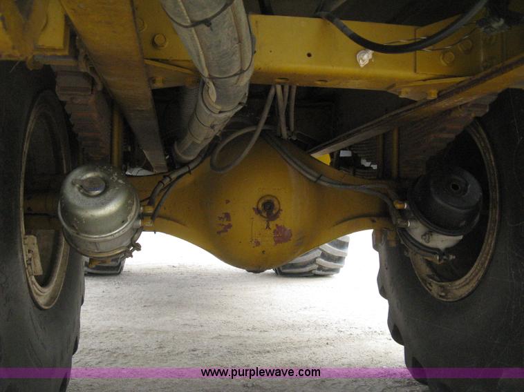 image for item D8298 1995 Ag-Chem TerraGator 1844 sprayer