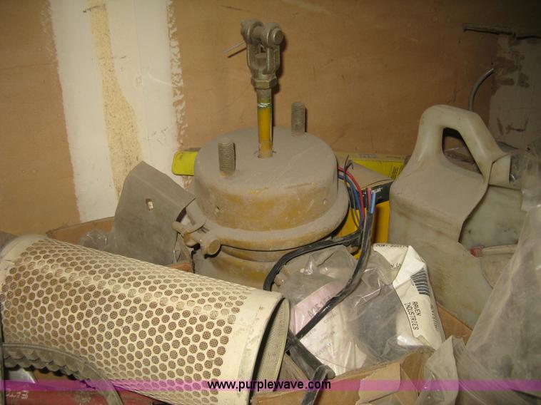 image for item D8298 1995 Ag-Chem TerraGator 1844 sprayer