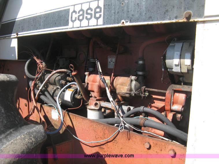 image for item D8327 1974 Case 2470 Traction King 4WD tractor