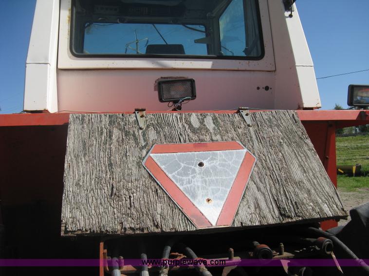 image for item D8327 1974 Case 2470 Traction King 4WD tractor