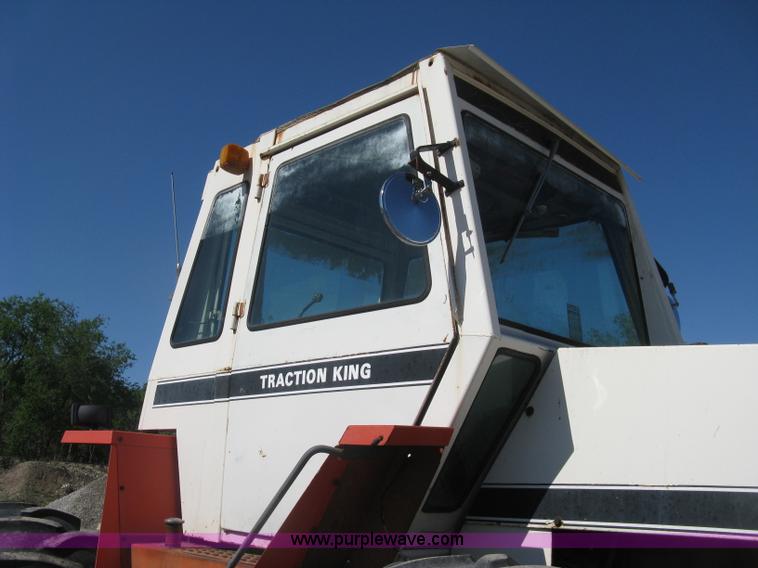 image for item D8327 1974 Case 2470 Traction King 4WD tractor