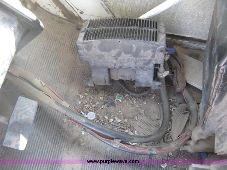 image for item D8327 1974 Case 2470 Traction King 4WD tractor