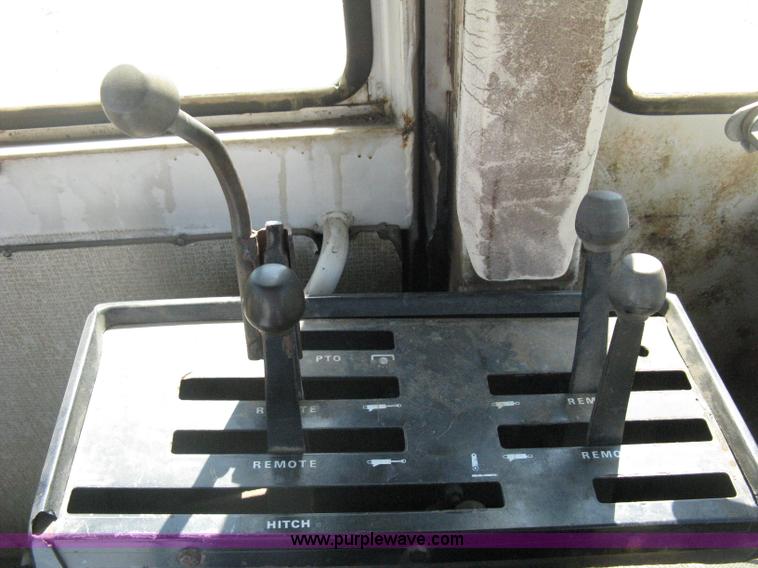 image for item D8327 1974 Case 2470 Traction King 4WD tractor