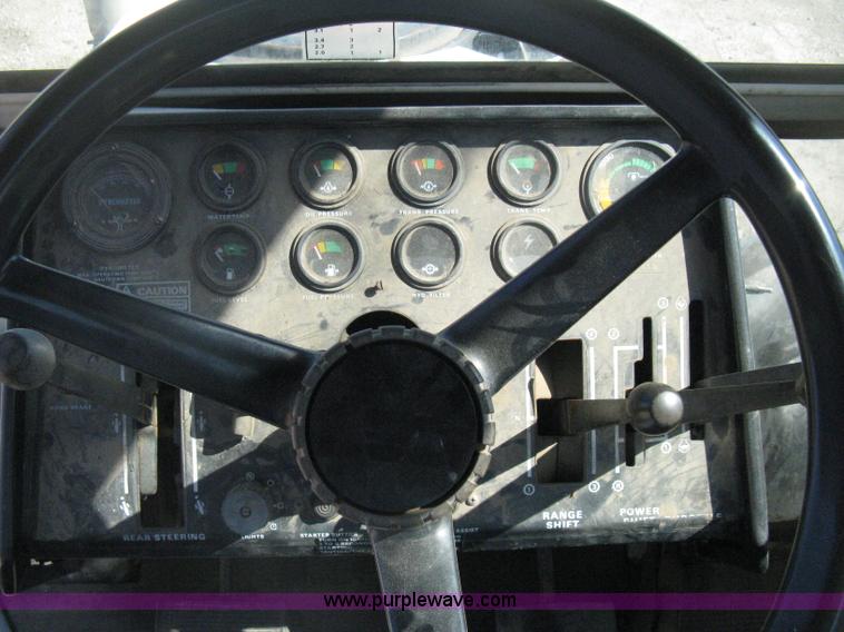 image for item D8327 1974 Case 2470 Traction King 4WD tractor