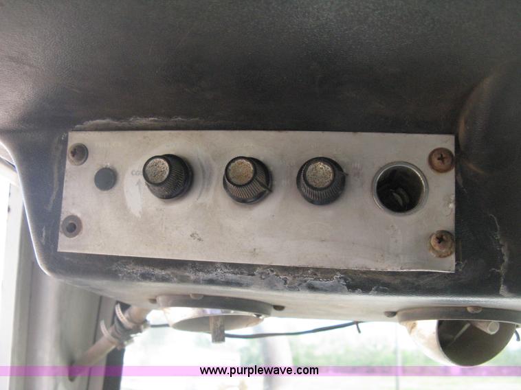 image for item D8327 1974 Case 2470 Traction King 4WD tractor