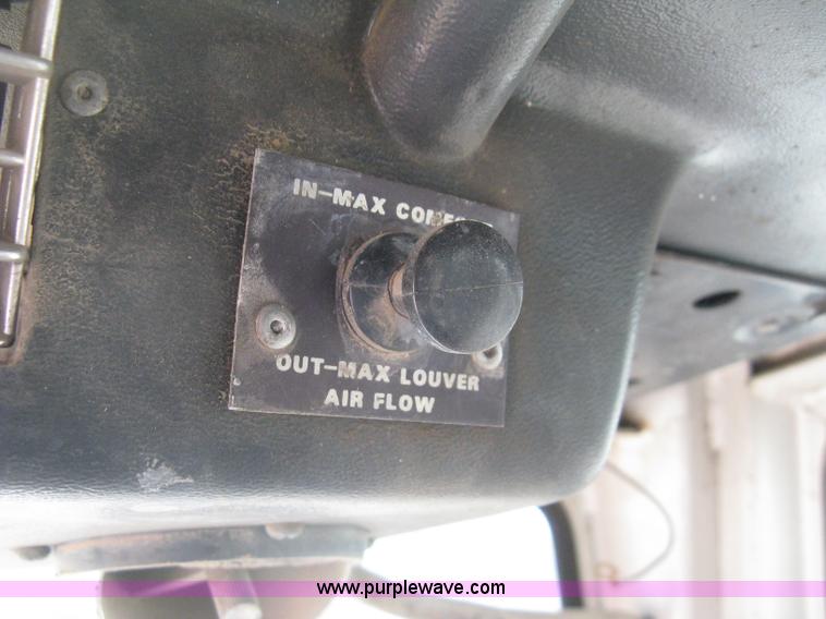 image for item D8327 1974 Case 2470 Traction King 4WD tractor