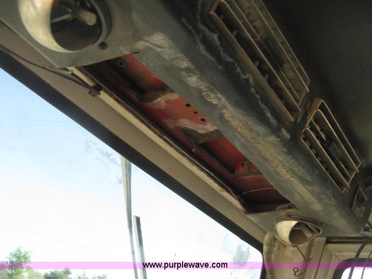 image for item D8327 1974 Case 2470 Traction King 4WD tractor