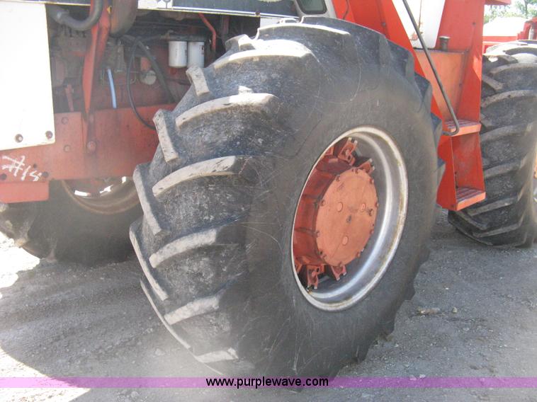 image for item D8327 1974 Case 2470 Traction King 4WD tractor