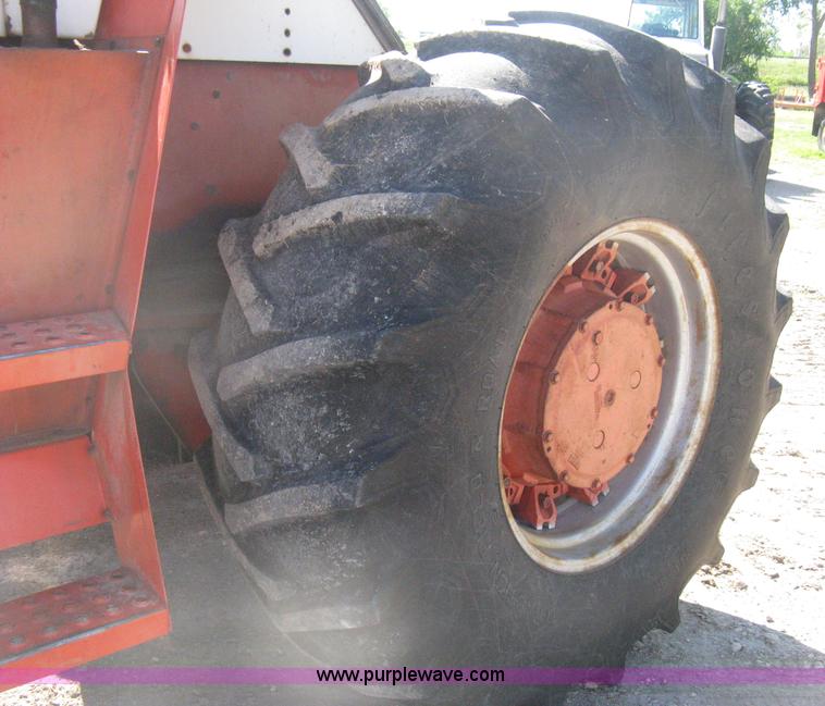 image for item D8327 1974 Case 2470 Traction King 4WD tractor