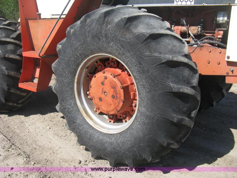 image for item D8327 1974 Case 2470 Traction King 4WD tractor