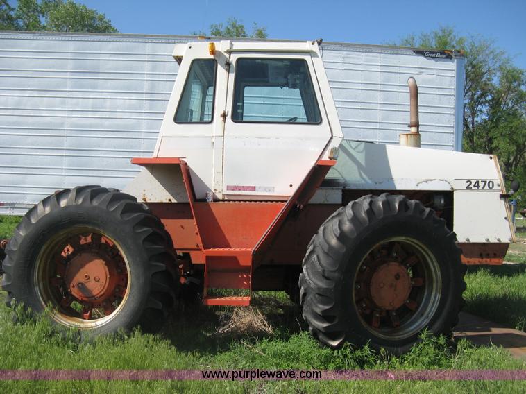 image for item D8328 1976 Case 2470 Traction 4WD tractor
