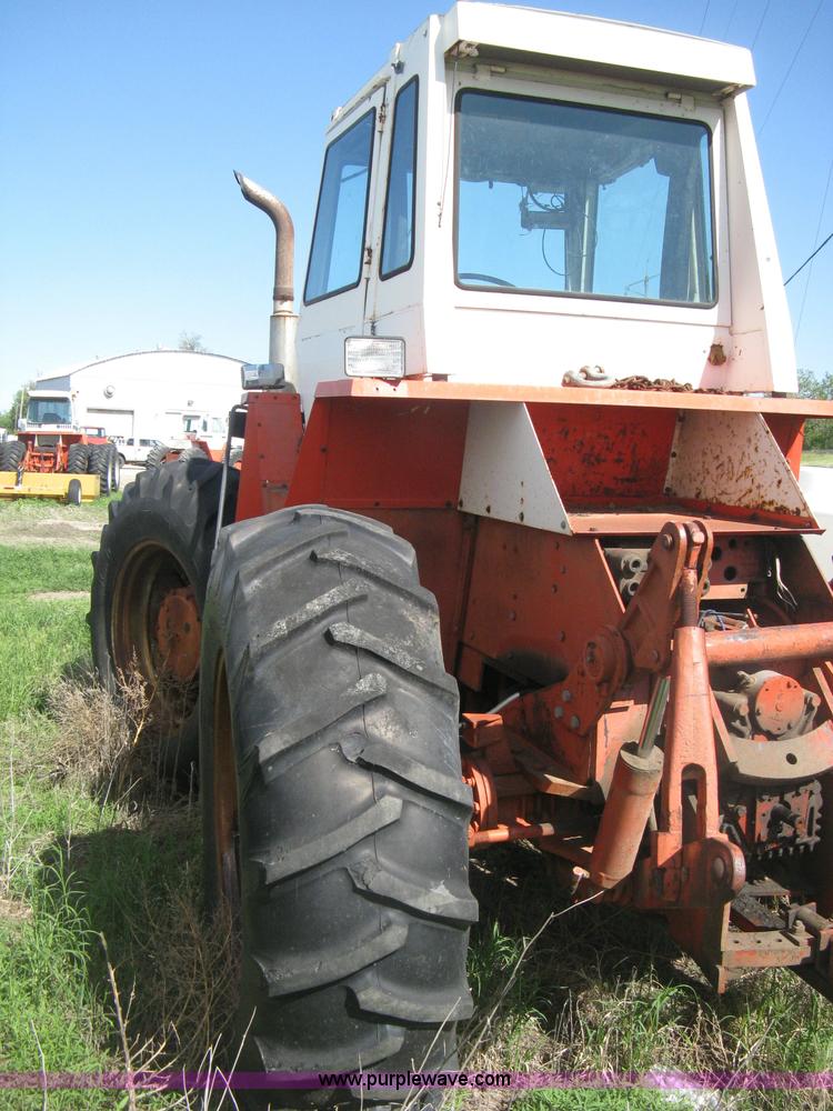 image for item D8328 1976 Case 2470 Traction 4WD tractor