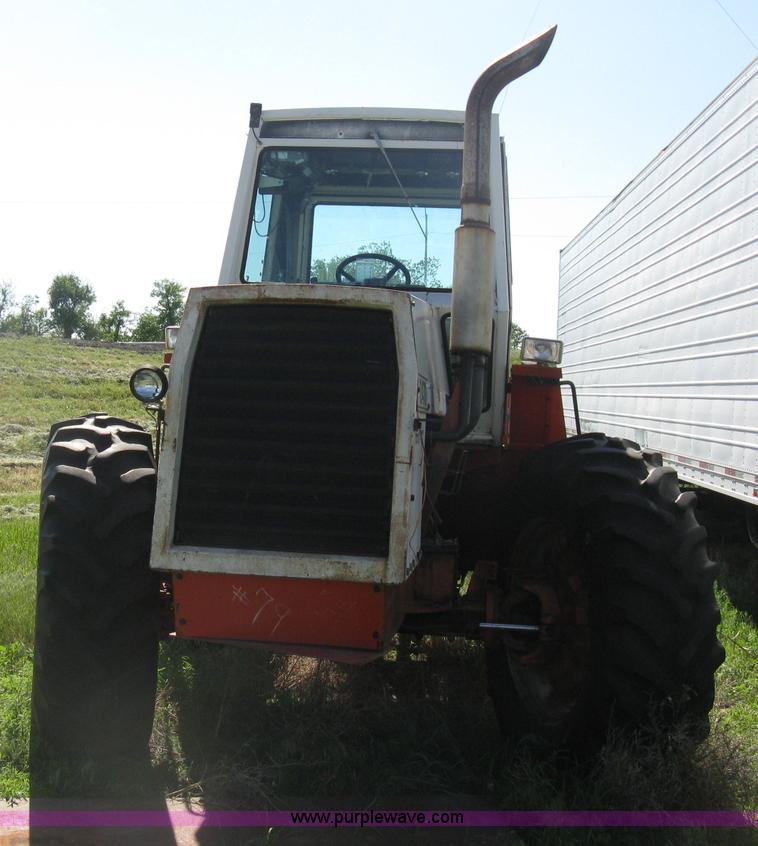 image for item D8328 1976 Case 2470 Traction 4WD tractor
