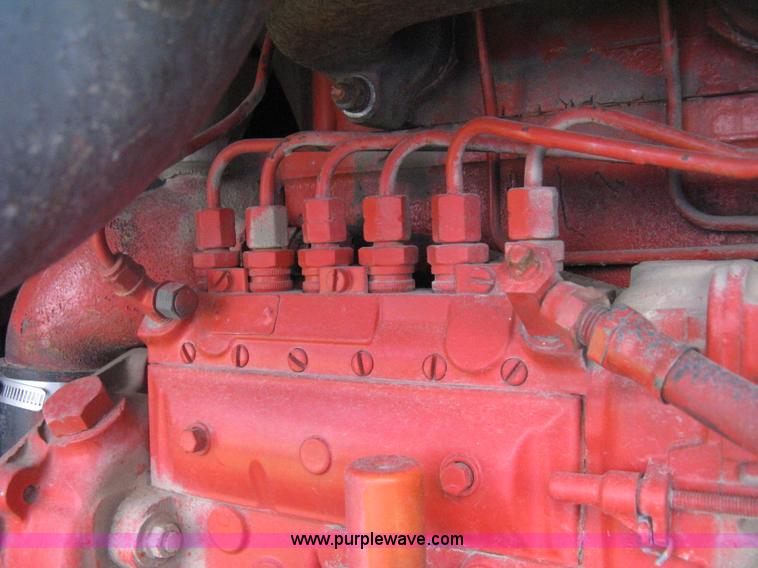 image for item D8328 1976 Case 2470 Traction 4WD tractor