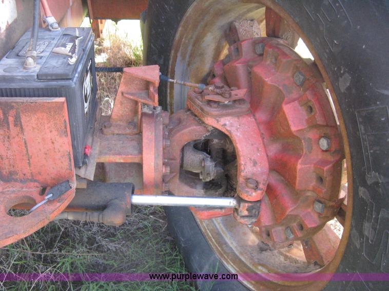 image for item D8328 1976 Case 2470 Traction 4WD tractor