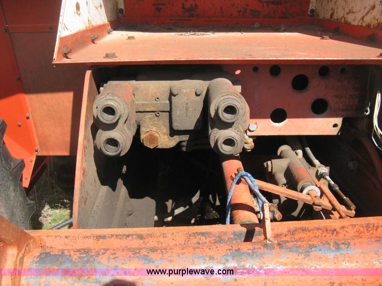 image for item D8328 1976 Case 2470 Traction 4WD tractor