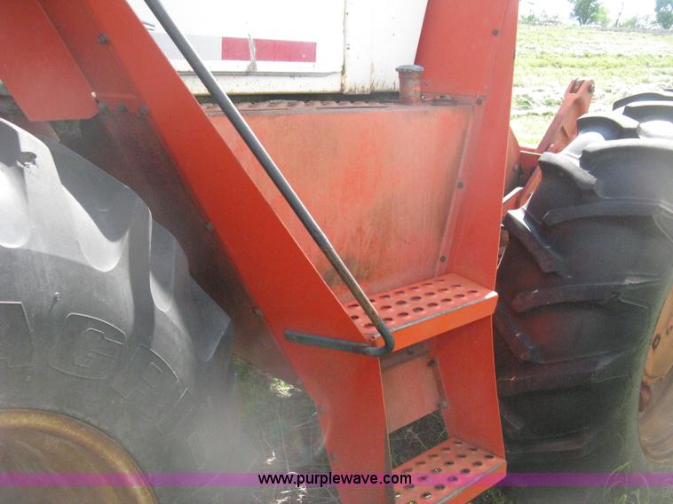 image for item D8328 1976 Case 2470 Traction 4WD tractor