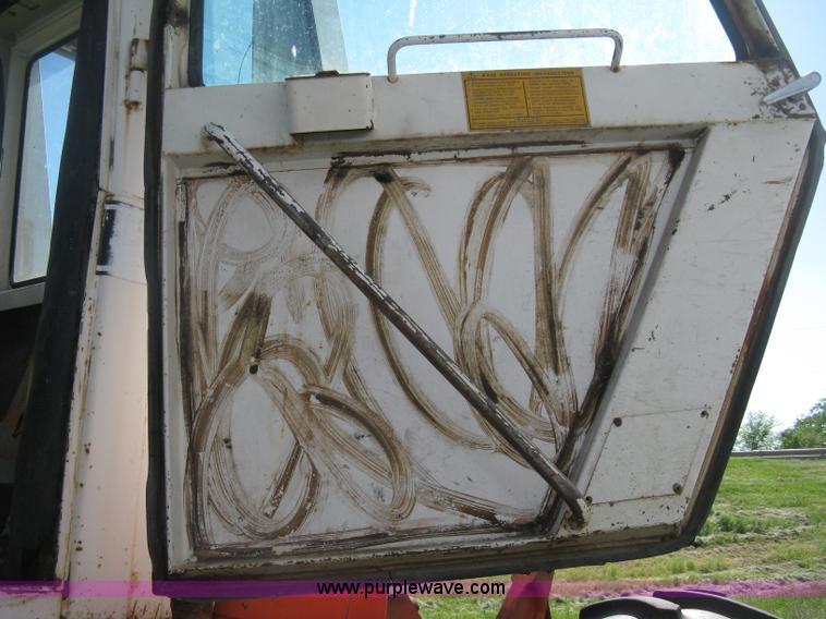 image for item D8328 1976 Case 2470 Traction 4WD tractor