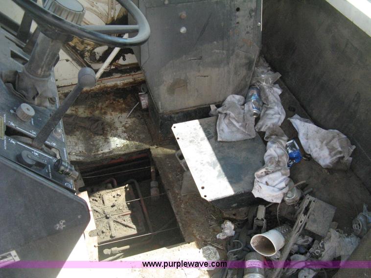 image for item D8328 1976 Case 2470 Traction 4WD tractor