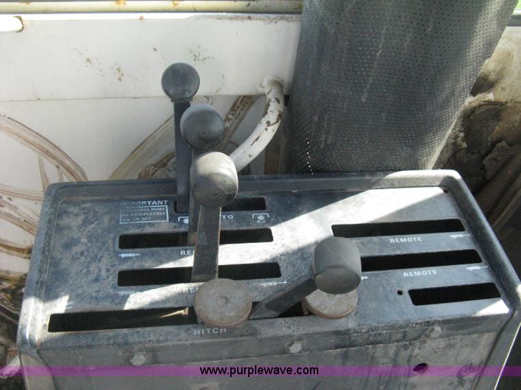 image for item D8328 1976 Case 2470 Traction 4WD tractor