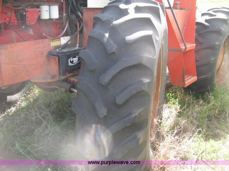 image for item D8328 1976 Case 2470 Traction 4WD tractor
