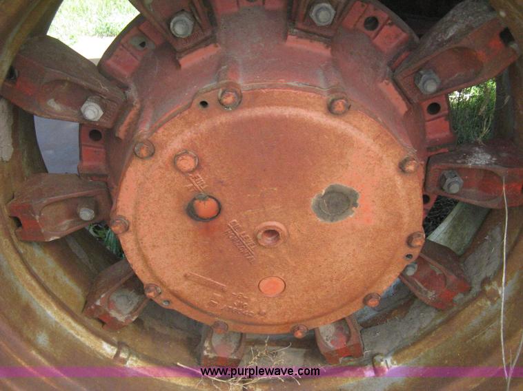 image for item D8328 1976 Case 2470 Traction 4WD tractor