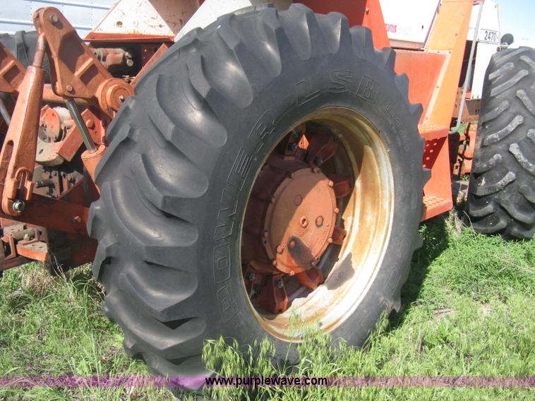 image for item D8328 1976 Case 2470 Traction 4WD tractor