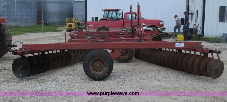 Case IH 496 25' disk in Keytesville, MO | Item E3925 sold | Purple Wave
