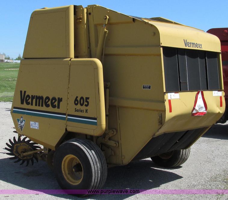 image for item E3940 1993 Vermeer 605K round baler