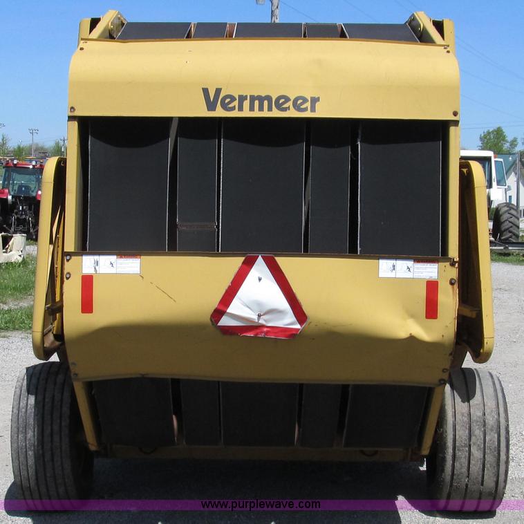image for item E3940 1993 Vermeer 605K round baler