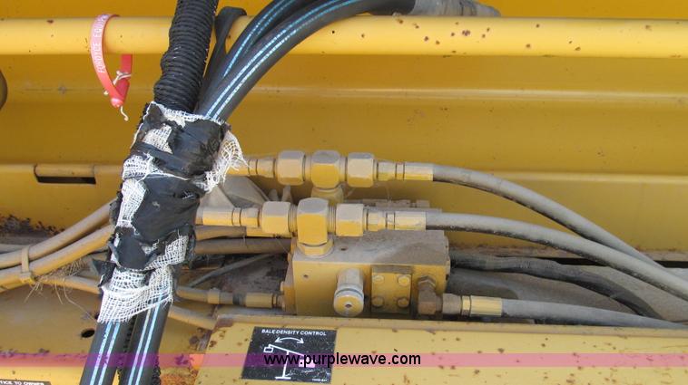 image for item E3940 1993 Vermeer 605K round baler