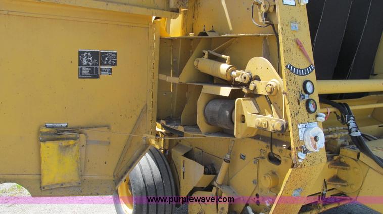 image for item E3940 1993 Vermeer 605K round baler