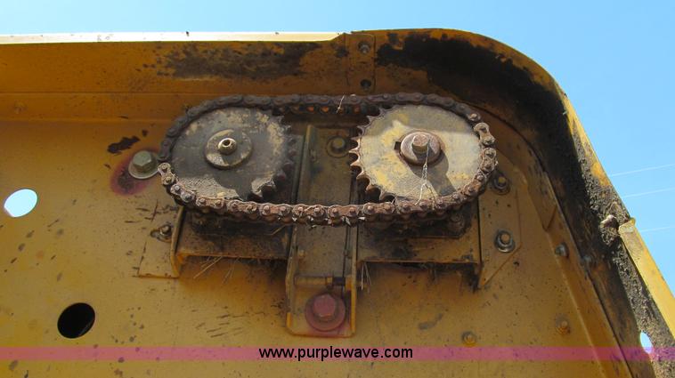 image for item E3940 1993 Vermeer 605K round baler