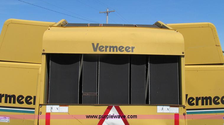 image for item E3940 1993 Vermeer 605K round baler