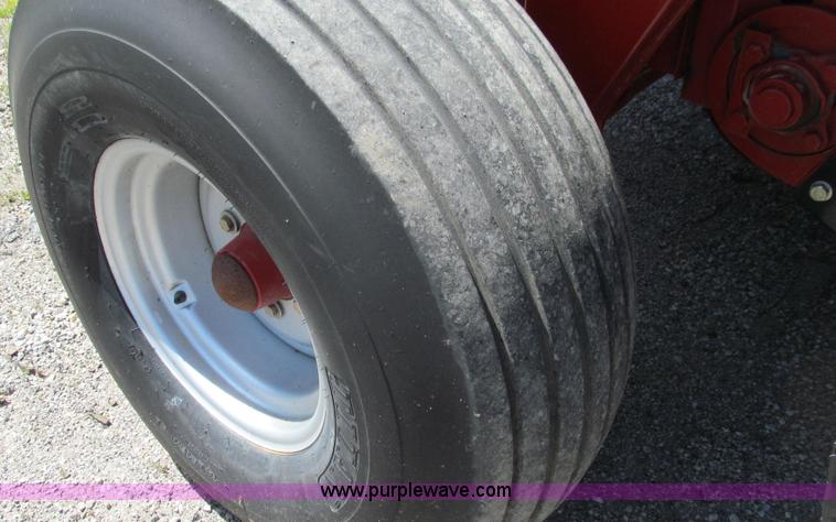 image for item E3941 2005 Case IH RBX562 round baler