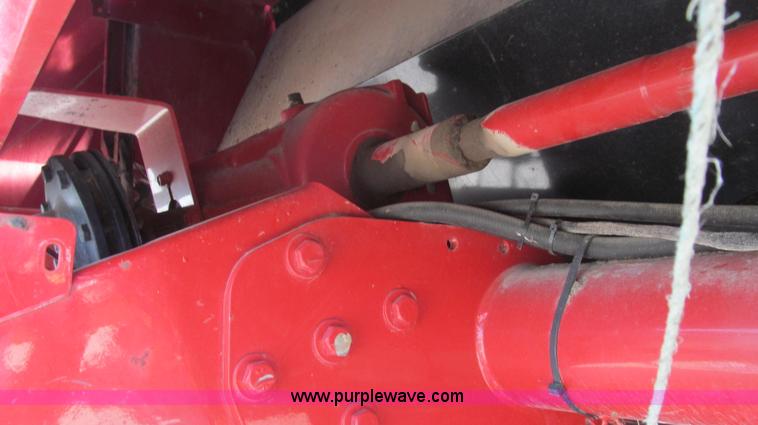 image for item E3941 2005 Case IH RBX562 round baler