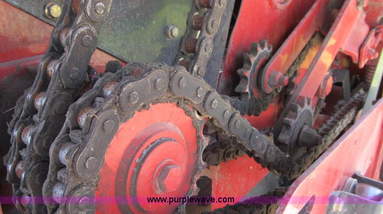 image for item E3941 2005 Case IH RBX562 round baler