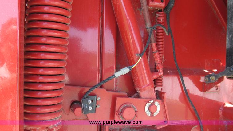 image for item E3941 2005 Case IH RBX562 round baler