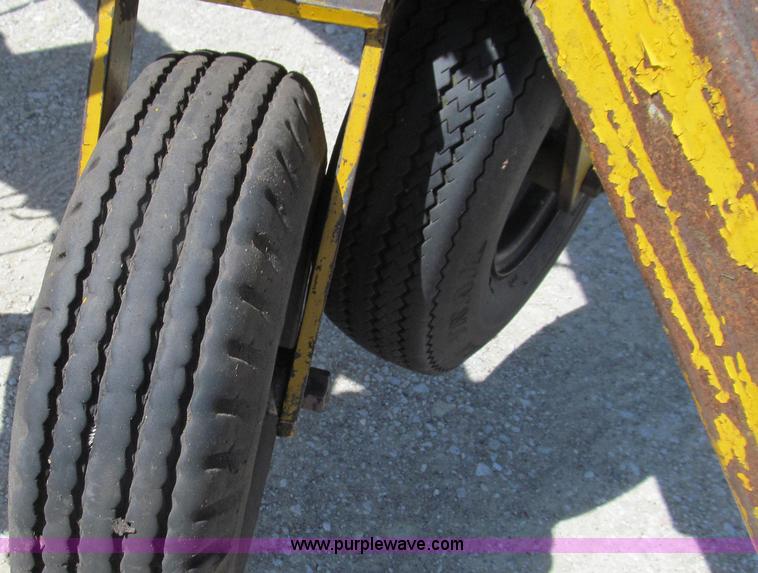 image for item E3944 Vermeer R21A twin rake