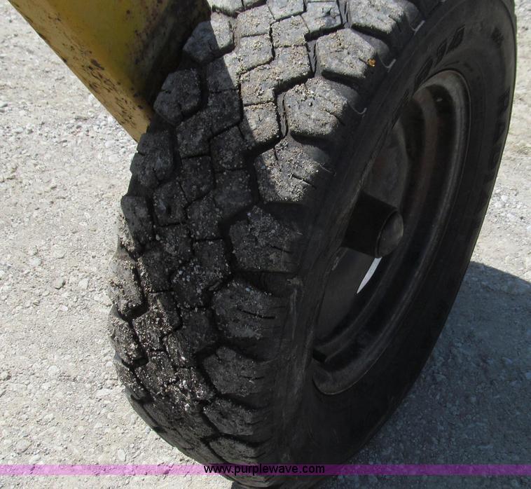 image for item E3944 Vermeer R21A twin rake