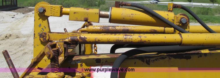 image for item E3944 Vermeer R21A twin rake